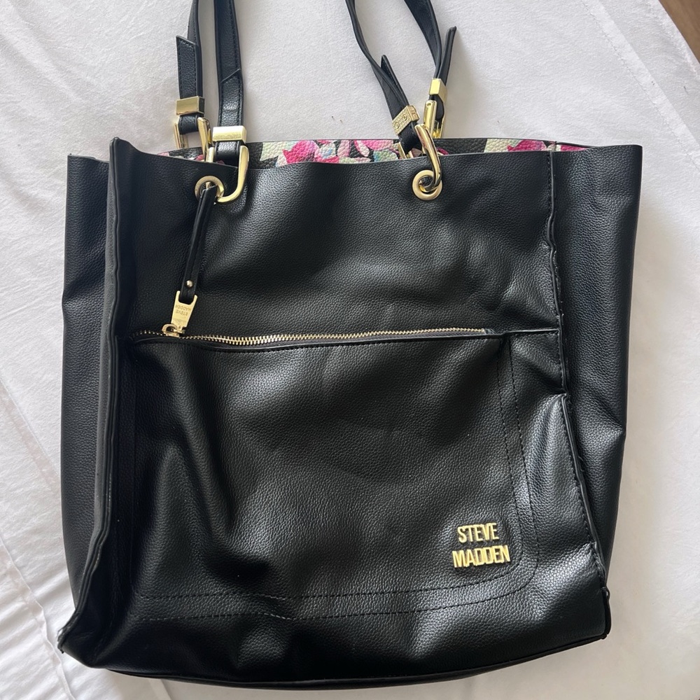 Steve Madden Black Shoulder Bag with Gold Accents - Picture 4 of 9